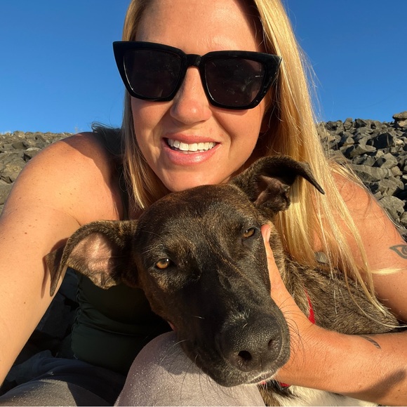 Meet your Posher, Jennifer - Picture 1 of 8